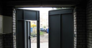 Купить гаражные ворота распашные Химки, цена от 3889 руб.